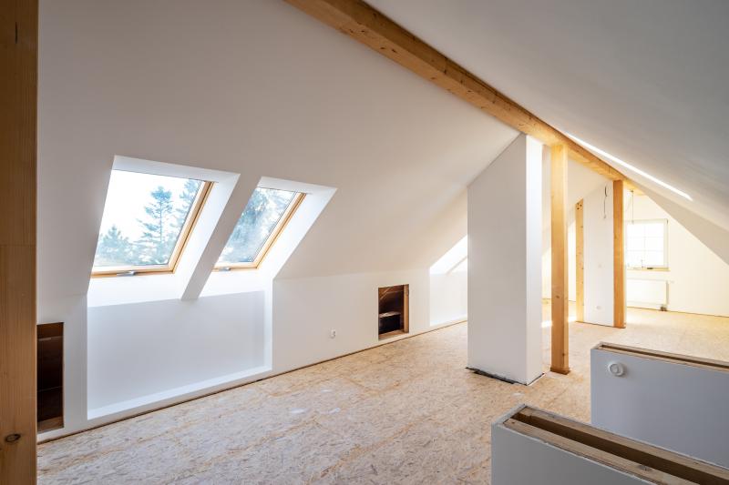 Aménagement des combles, transformez votre grenier en espace de vie confortable